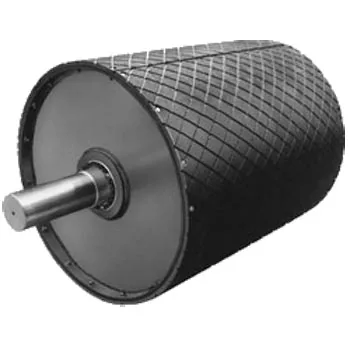 Pulley drum conveyor dengan permukaan berlapis karet berpola belah ketupat
